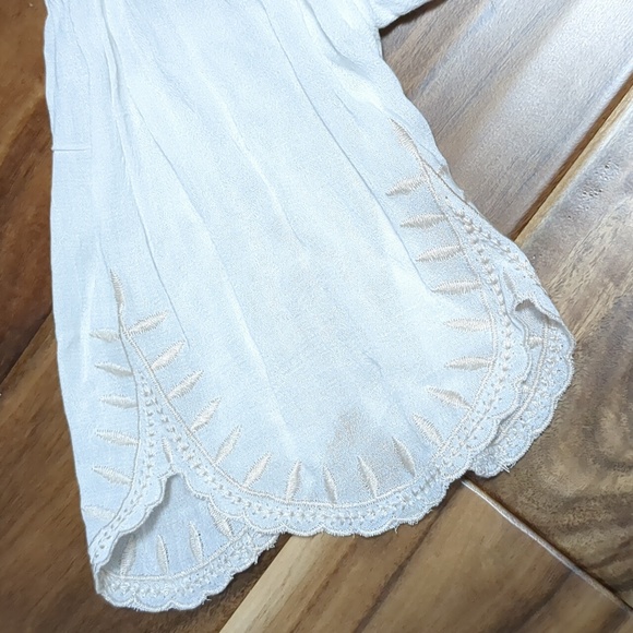 Yaya & Co. Cropped off the shoulder flowy top. Size small. New with tag. - Picture 4 of 5